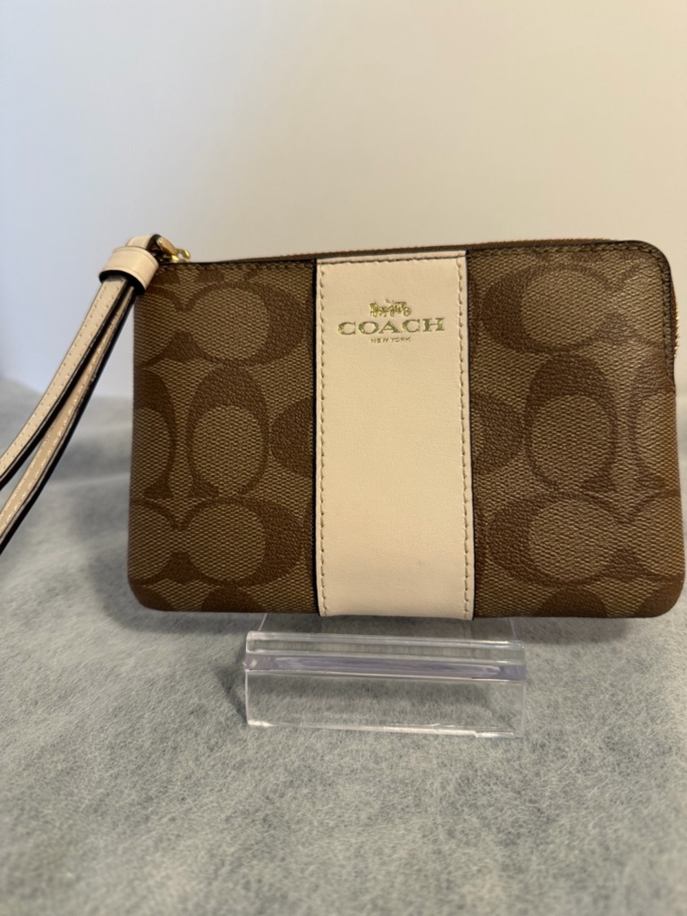 EUC Coach Brown Signature Canvas Corner Zip Wristlet with Cream Center Stripe
